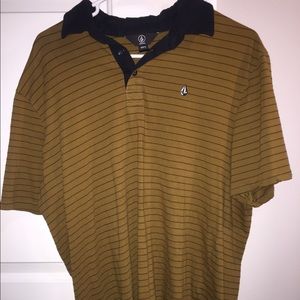 Men’s fitted Volcom collared T-Shirt (XL)